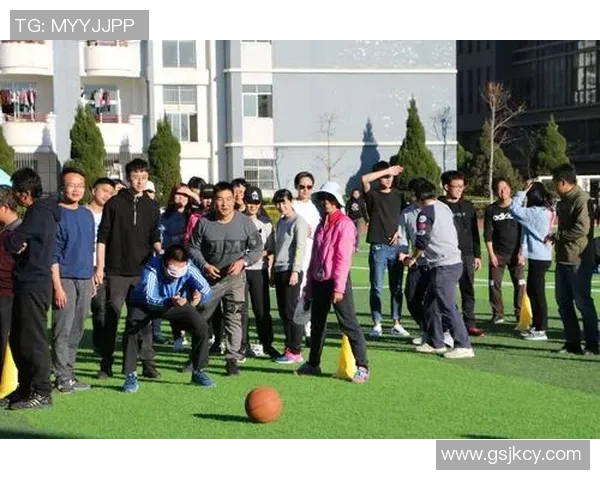 女子足球队林熙蕾三级挑战赛展现团队精神与个人魅力的精彩瞬间