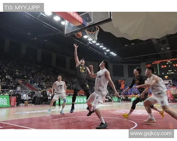 杭州篮球队个人能力深度解析与发展潜力探讨 杭州篮球队个人能力深度解析与发展潜力探讨